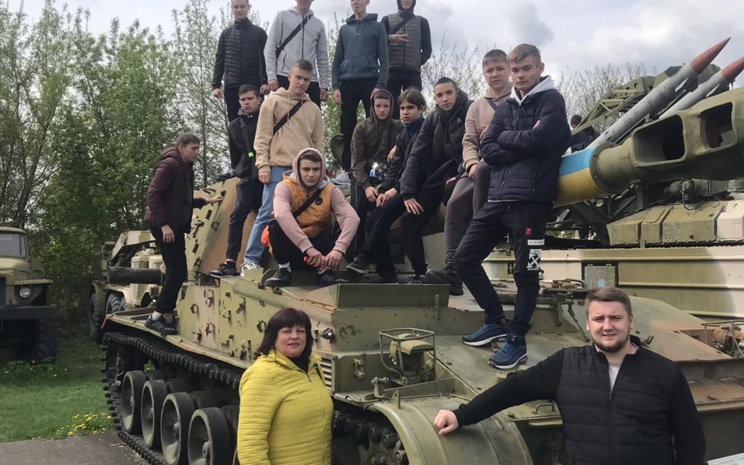 Мандрівка в захопливий світ історії військових подвигів та техніки